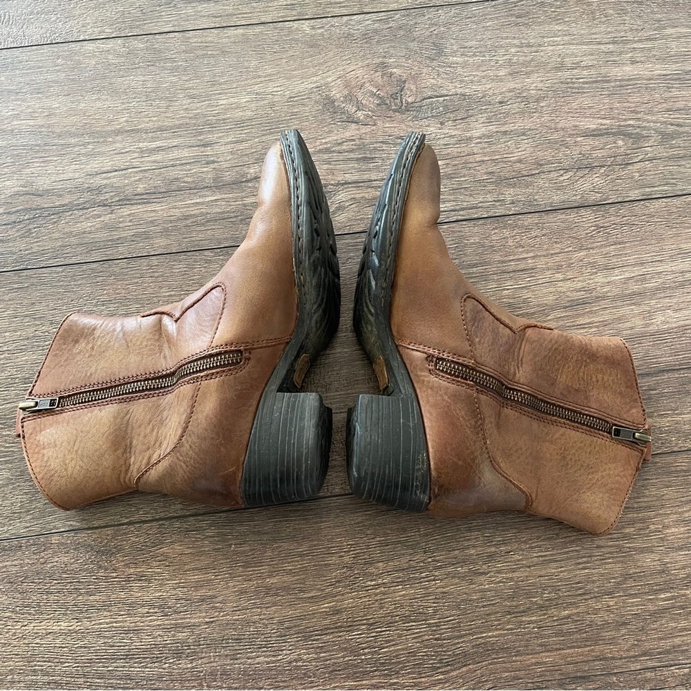 BORN Boots Karin Women’s Brown Leather Ankle Bootie Size 6.5 / 37 - Picture 5 of 10